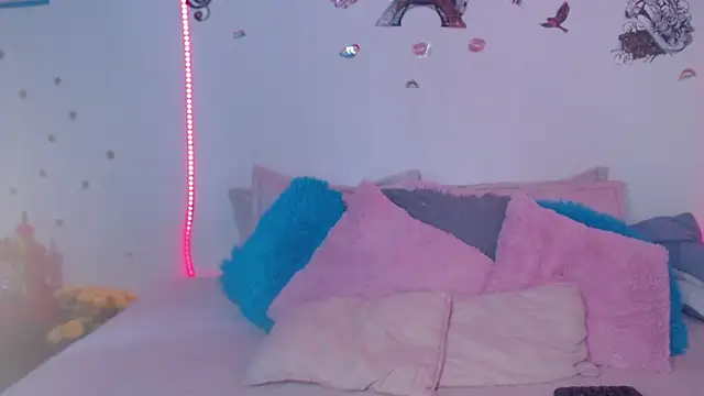 mia blue01 online show from 30, 9, 2025