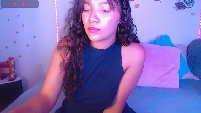 mia blue01 online show from 14, 9, 2025