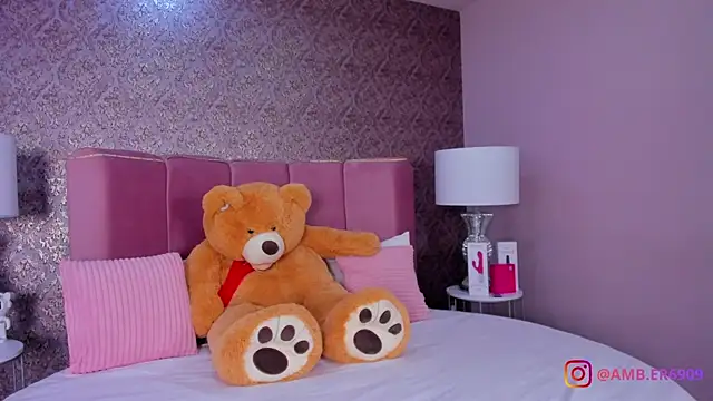 amber sparkle online show from 20, 4, 2026