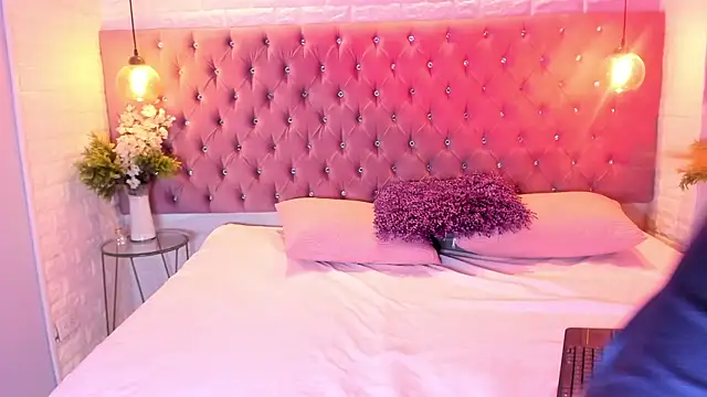 Snapshot of amber_sparkle chatting on 13, 10, 2025 amber sparkle online show from 13, 10, 2025