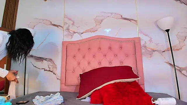 AlyaThompson online show from 9, 5, 2026