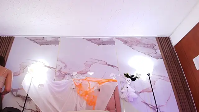 AlyaThompson online show from 28, 10, 2025