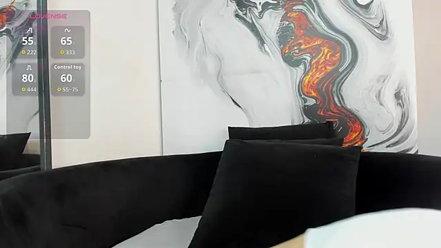 Snapshot of Charlottegray_1 chatting on 4, 10, 2025 Charlottegray 1 online show from 4, 10, 2025