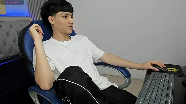 Snapshot of SamBlack_ chatting on 20, 5, 2026 SamBlack online show from 20, 5, 2026