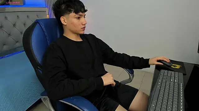 Snapshot of SamBlack_ chatting on 1, 5, 2026 SamBlack online show from 1, 5, 2026