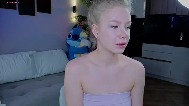 Snapshot of emilyshepar_d chatting on 19, 6, 2026 emilyshepar d online show from 19, 6, 2026
