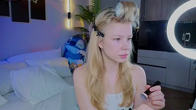Snapshot of emilyshepar_d chatting on 7, 5, 2026 emilyshepar d online show from 7, 5, 2026