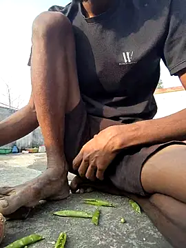 RAYI Queen 4 online show from 6, 2, 2026