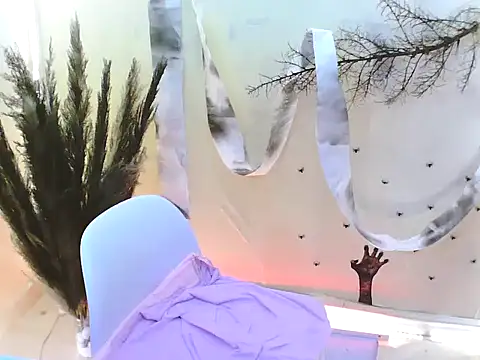 Snapshot of RoseLoverrr chatting on 29, 10, 2025 RoseLoverrr online show from 29, 10, 2025