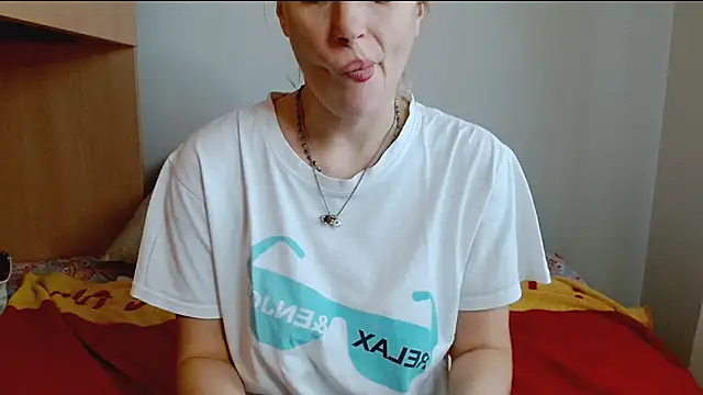 SatinQueen90 online show from 15, 11, 2025