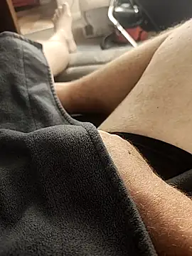 Snapshot of hubbyfun19 chatting on 8, 11, 2025 hubbyfun19 online show from 8, 11, 2025