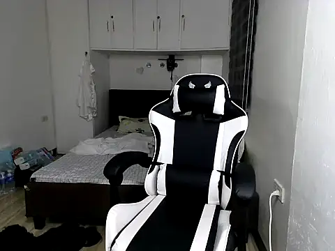 eattmebabyy online show from 30, 11, 2025