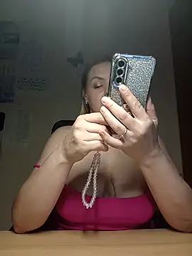 Snapshot of Ami_Foxy chatting on 9, 7, 2026 Ami Foxy online show from 9, 7, 2026