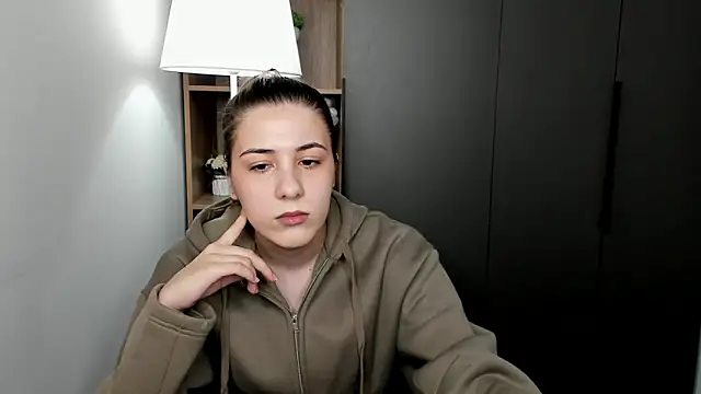 Snapshot of QueenieGitt chatting on 14, 3, 2026 QueenieGitt online show from 14, 3, 2026