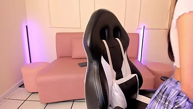 Lilily lv online show from 21, 11, 2025