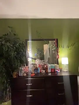 caramel  cremes online show from 16, 11, 2025