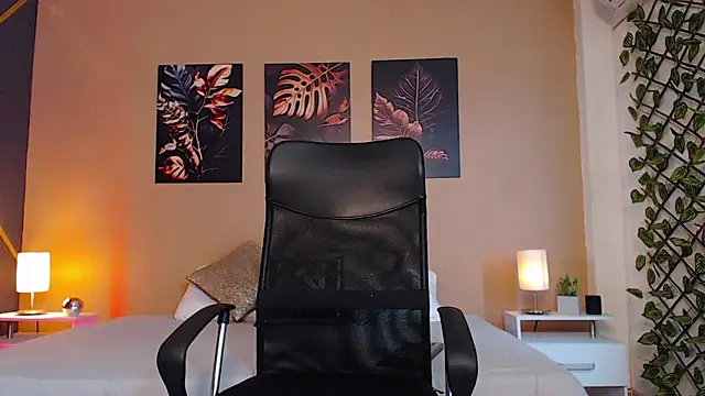 ChristopherBlack  online show from 14, 10, 2025