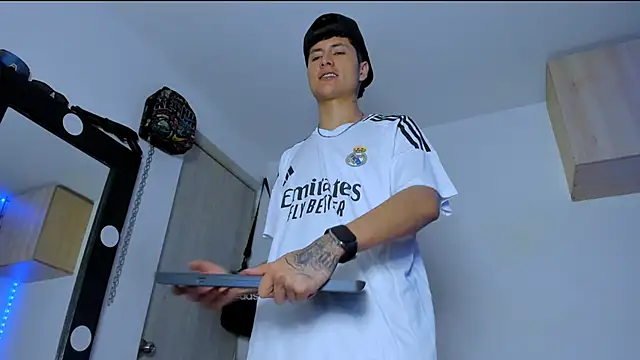 Mateo Escobar online show from 11, 9, 2025