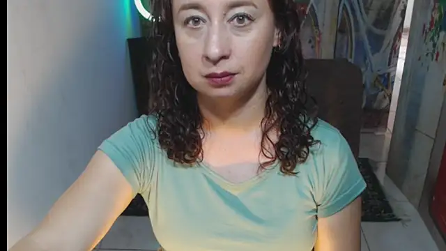 Milf Valeria online show from 4, 12, 2025