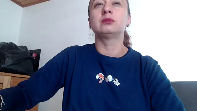 Milf Valeria online show from 22, 5, 2026