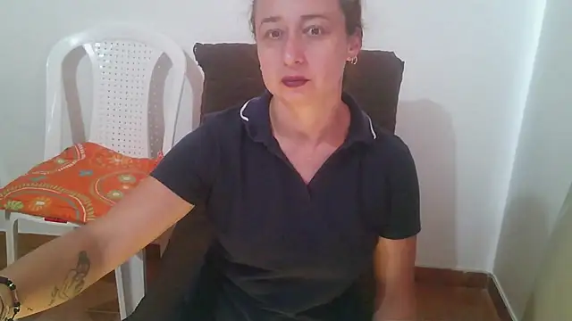 Milf Valeria online show from 27, 5, 2026