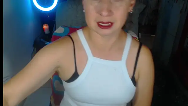 Milf Valeria online show from 24, 10, 2025