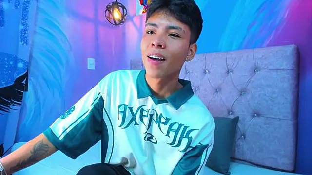 Snapshot of MaxiWildd chatting on 30, 5, 2026 MaxiWildd online show from 30, 5, 2026