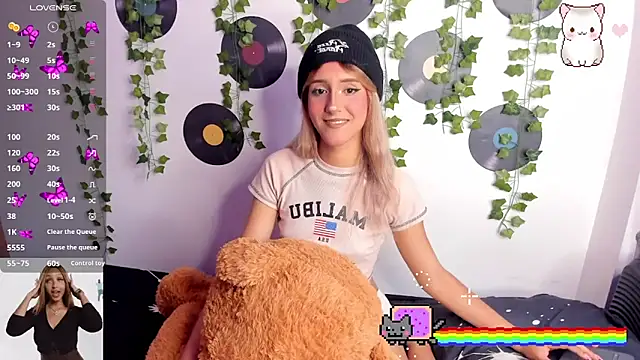 Snapshot of Amy_Moonlight chatting on 18, 9, 2025 Amy Moonlight online show from 18, 9, 2025