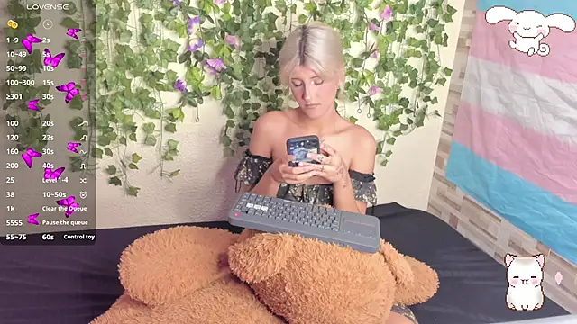 Amy Moonlight online show from 4, 4, 2026