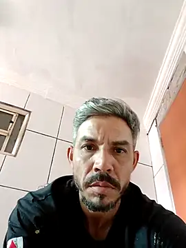 Snapshot of QfabO123 chatting on 27, 11, 2025 QfabO123 online show from 27, 11, 2025