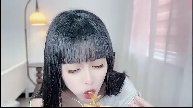 Snapshot of Musae7 chatting on 17, 11, 2025 Musae7 online show from 17, 11, 2025