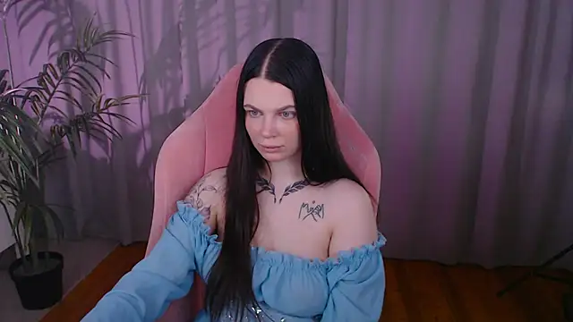 Michela Fruet online show from 4, 10, 2025