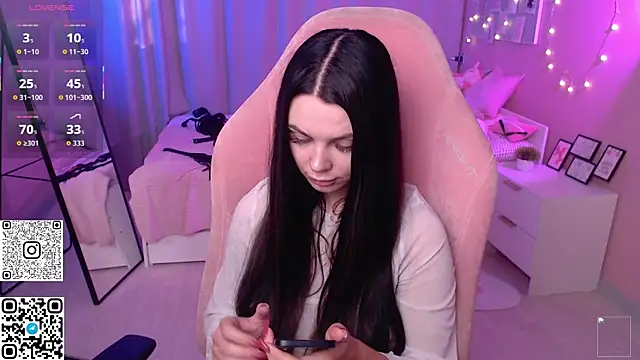 Snapshot of Michela_Fruet chatting on 4, 5, 2026 Michela Fruet online show from 4, 5, 2026