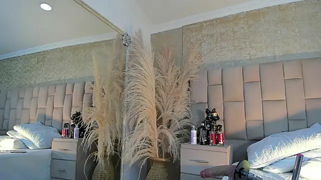 AmbarFoxx  online show from 4, 12, 2025