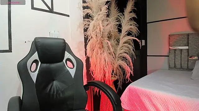 AmbarFoxx  online show from 9, 1, 2026