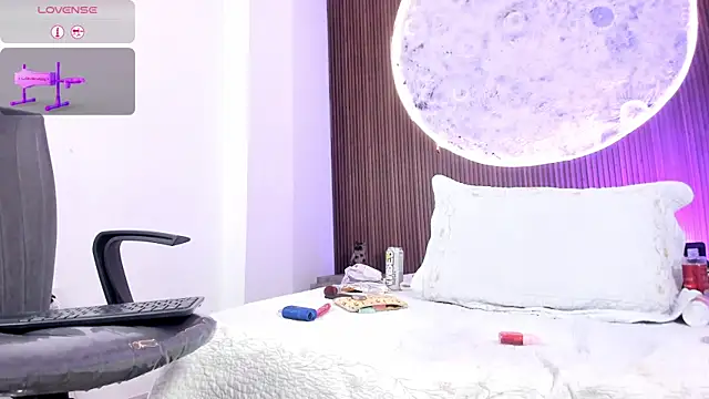 AmbarFoxx  online show from 8, 2, 2026