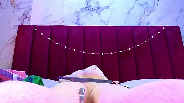 PrincePoppy online show from 21, 12, 2025