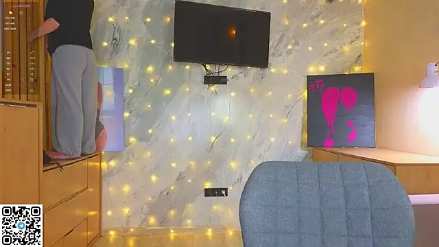 miss bubbles  online show from 18, 12, 2025