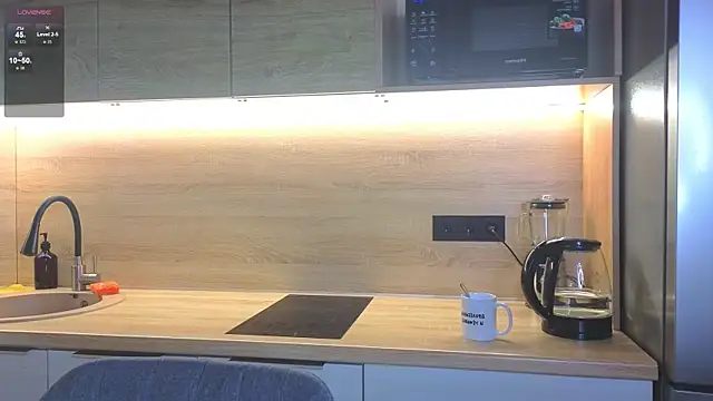 miss bubbles  online show from 16, 10, 2025