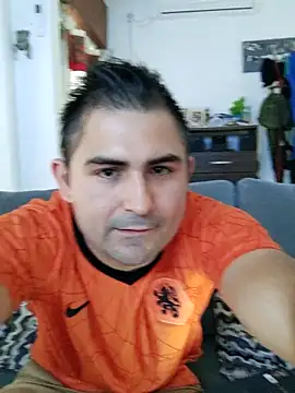 Snapshot of Bradd_32 chatting on 16, 2, 2026 Bradd 32 online show from 16, 2, 2026