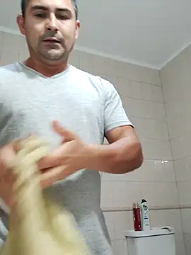 Snapshot of Bradd_32 chatting on 4, 3, 2026 Bradd 32 online show from 4, 3, 2026