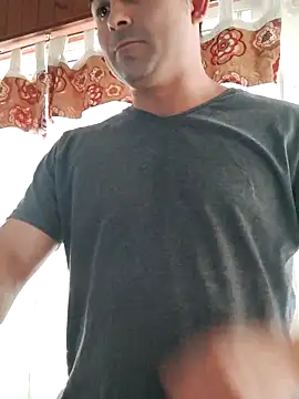 Snapshot of Bradd_32 chatting on 8, 2, 2026 Bradd 32 online show from 8, 2, 2026