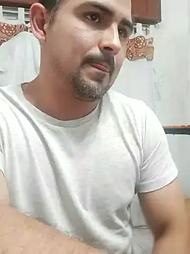 Snapshot of Bradd_32 chatting on 9, 1, 2026 Bradd 32 online show from 9, 1, 2026