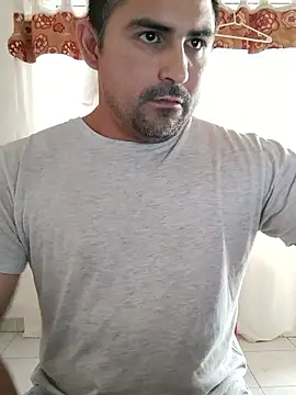 Snapshot of Bradd_32 chatting on 8, 1, 2026 Bradd 32 online show from 8, 1, 2026