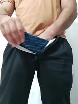 Snapshot of Bradd_32 chatting on 15, 2, 2026 Bradd 32 online show from 15, 2, 2026