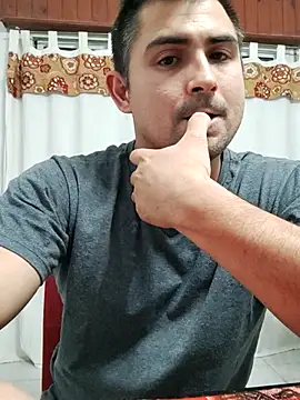 Snapshot of Bradd_32 chatting on 7, 2, 2026 Bradd 32 online show from 7, 2, 2026