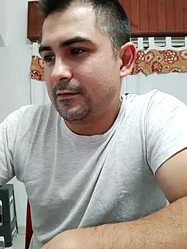 Snapshot of Bradd_32 chatting on 1, 3, 2026 Bradd 32 online show from 1, 3, 2026