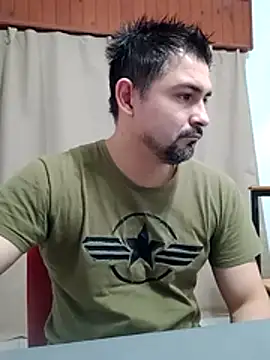 Snapshot of Bradd_32 chatting on 15, 7, 2026 Bradd 32 online show from 15, 7, 2026