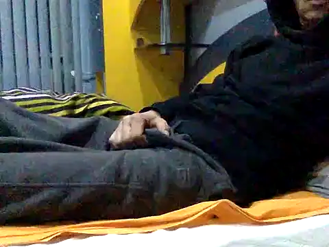 Snapshot of adiluci1 chatting on 14, 12, 2025 adiluci1 online show from 14, 12, 2025