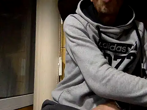 Snapshot of adiluci1 chatting on 24, 10, 2025 adiluci1 online show from 24, 10, 2025